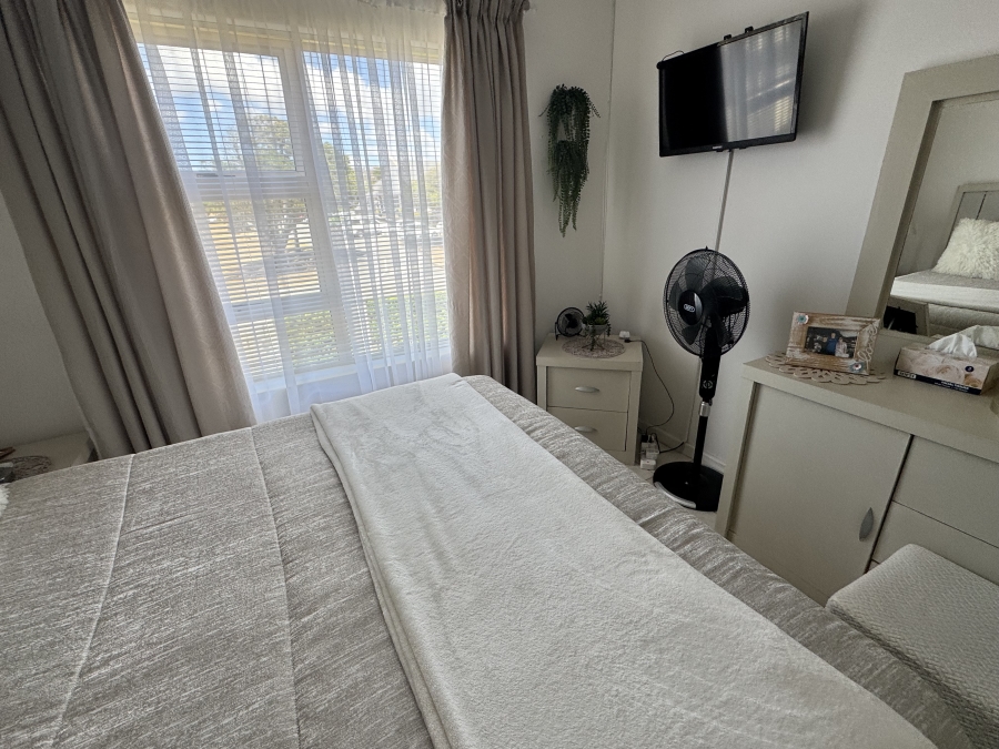 2 Bedroom Property for Sale in Hartenbos Central Western Cape